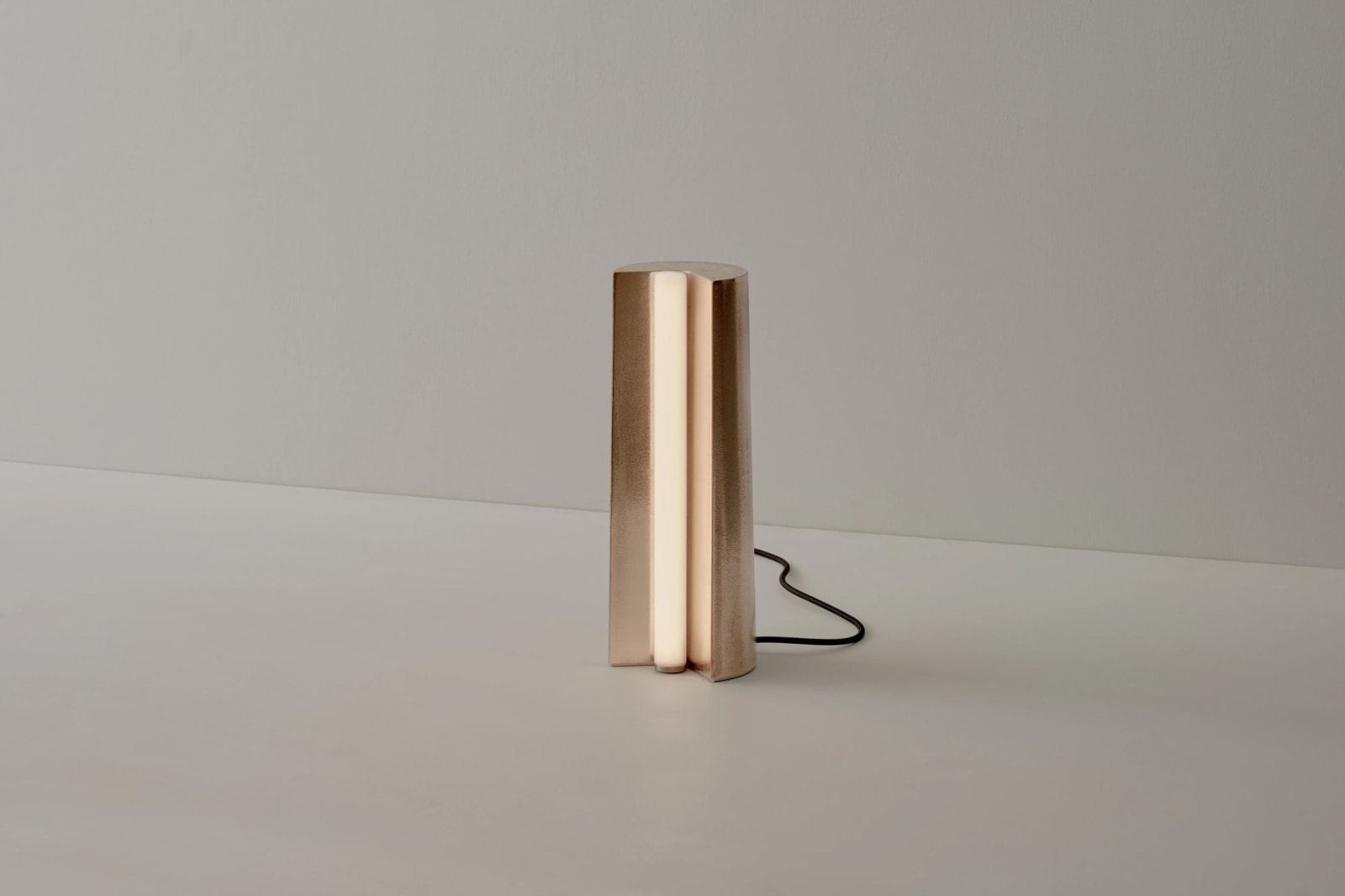 Volker Haug Studio, Tableton Gunmetal Tall