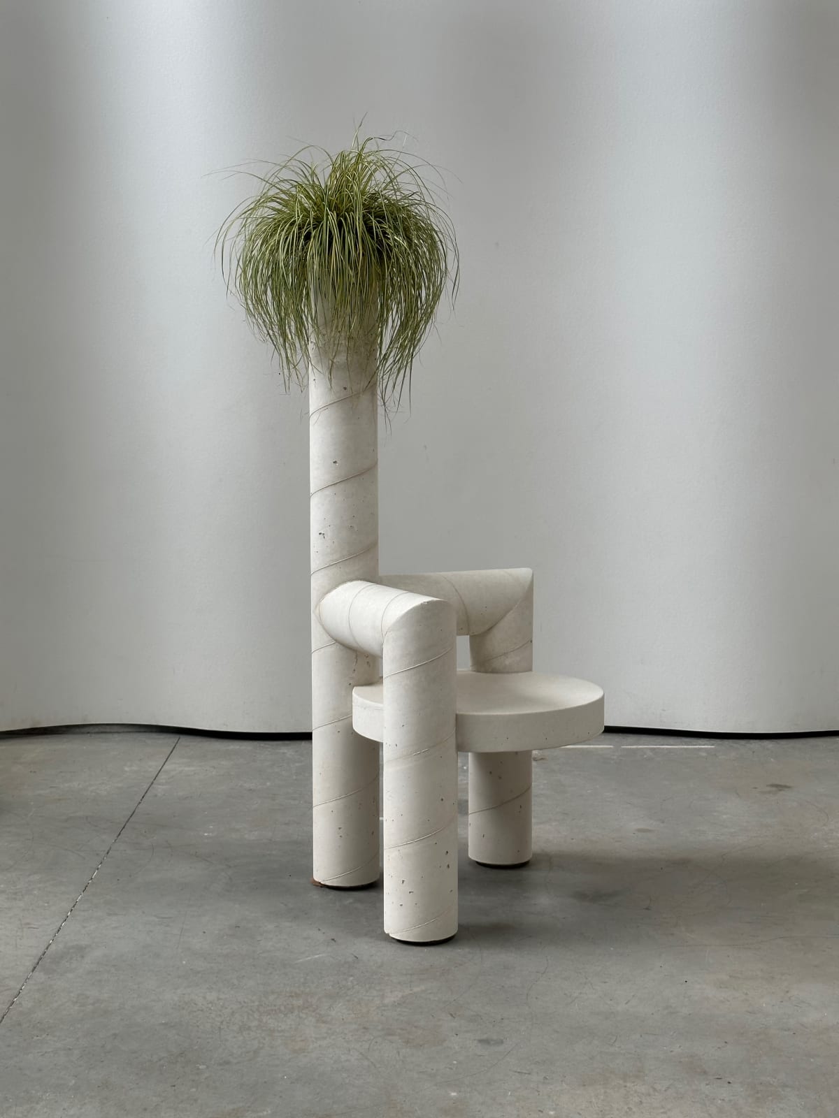 François Lévy, Monobloc Planter Chair 01