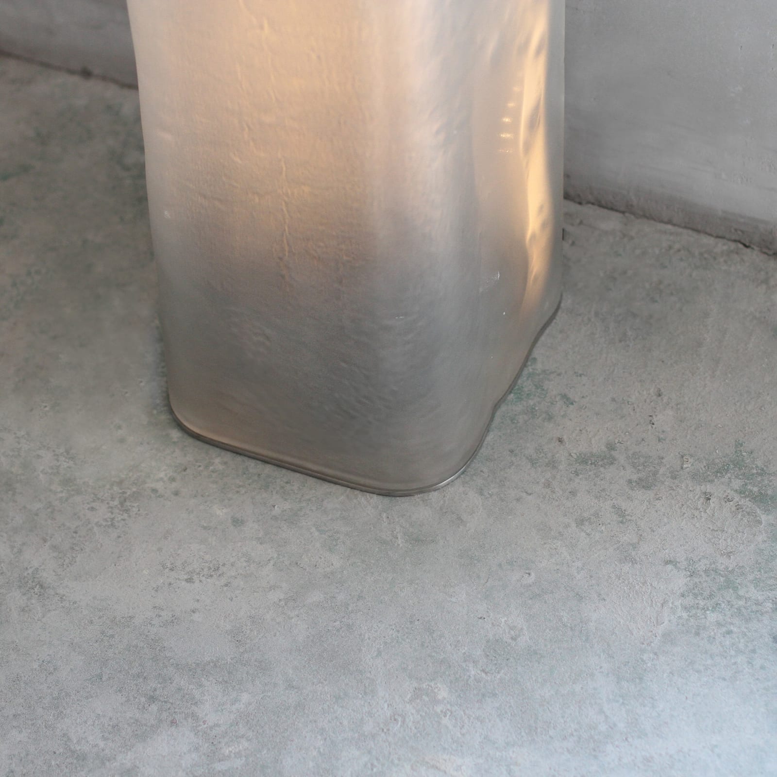 Fresh.Glass, SVETOVOI STOLB Short, 2025