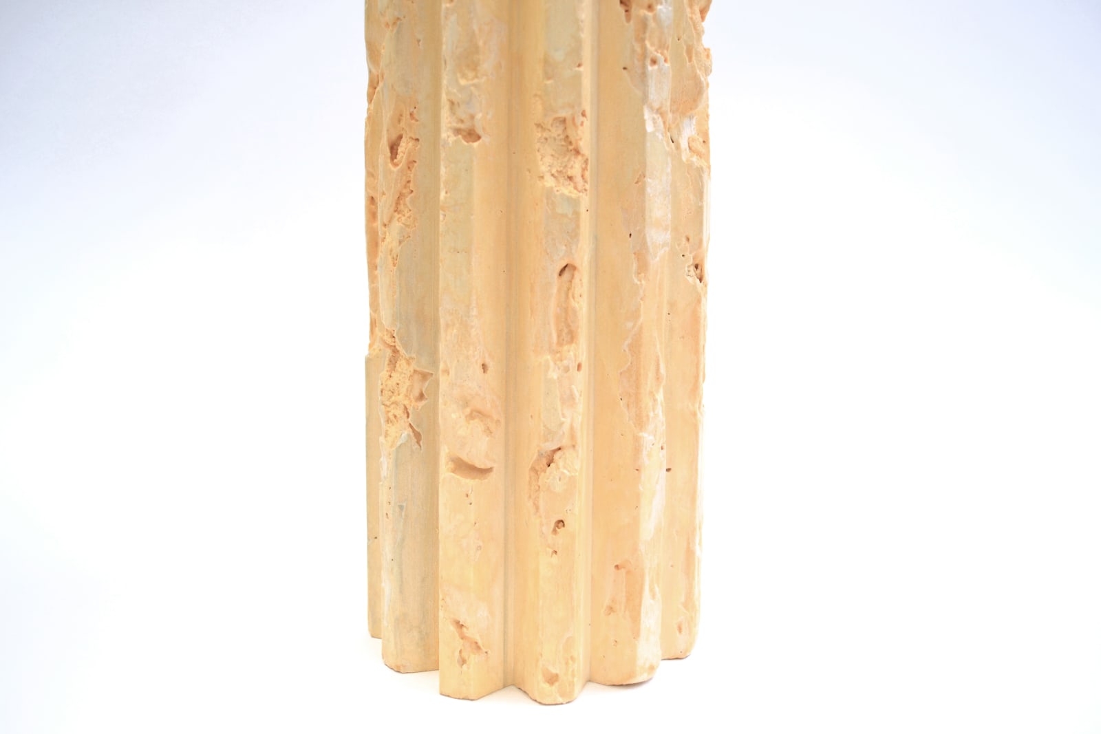 Lenny Stöpp, Cornice Vessel - Thin, Tall, Pale Orange 12X