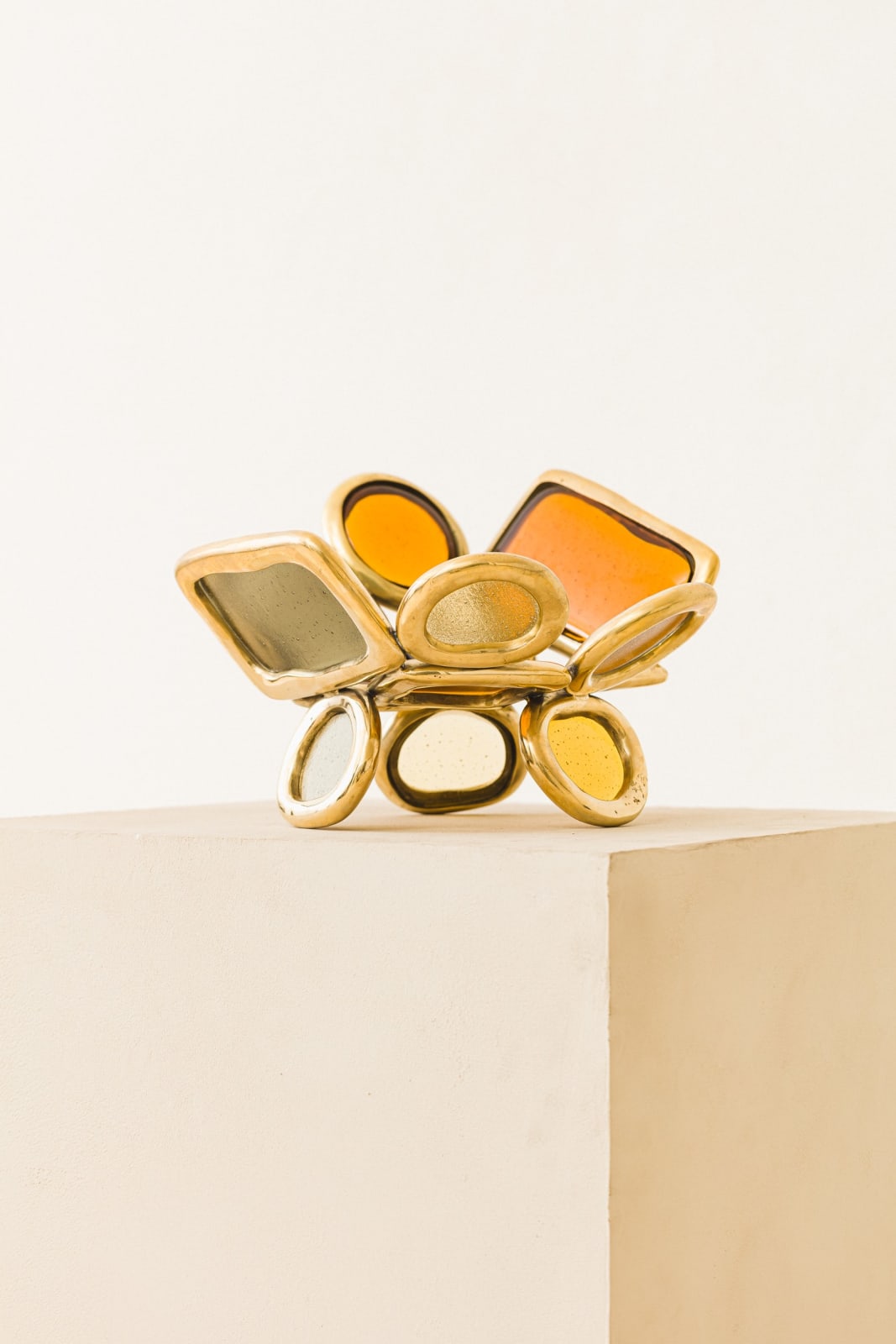 Lucas Recchia, Centerpiece Material Distortion, 2025
