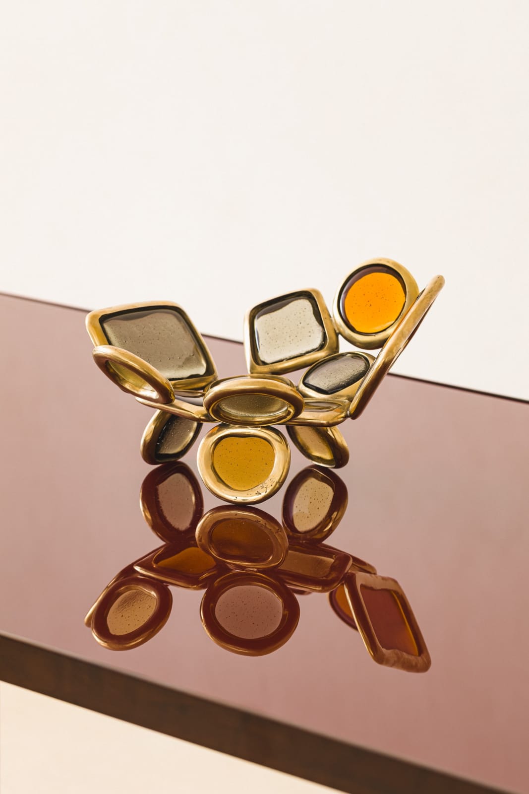 Lucas Recchia, Centerpiece Material Distortion, 2025