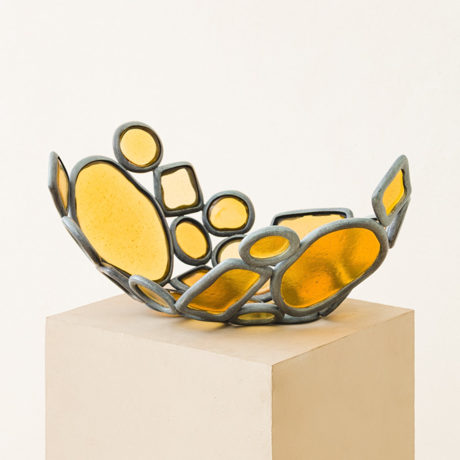 Lucas Recchia, Centerpiece Material Distortion, 2025