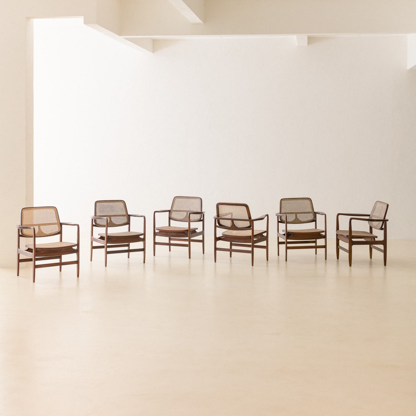 Sergio rodrigues oscar 2025 chair