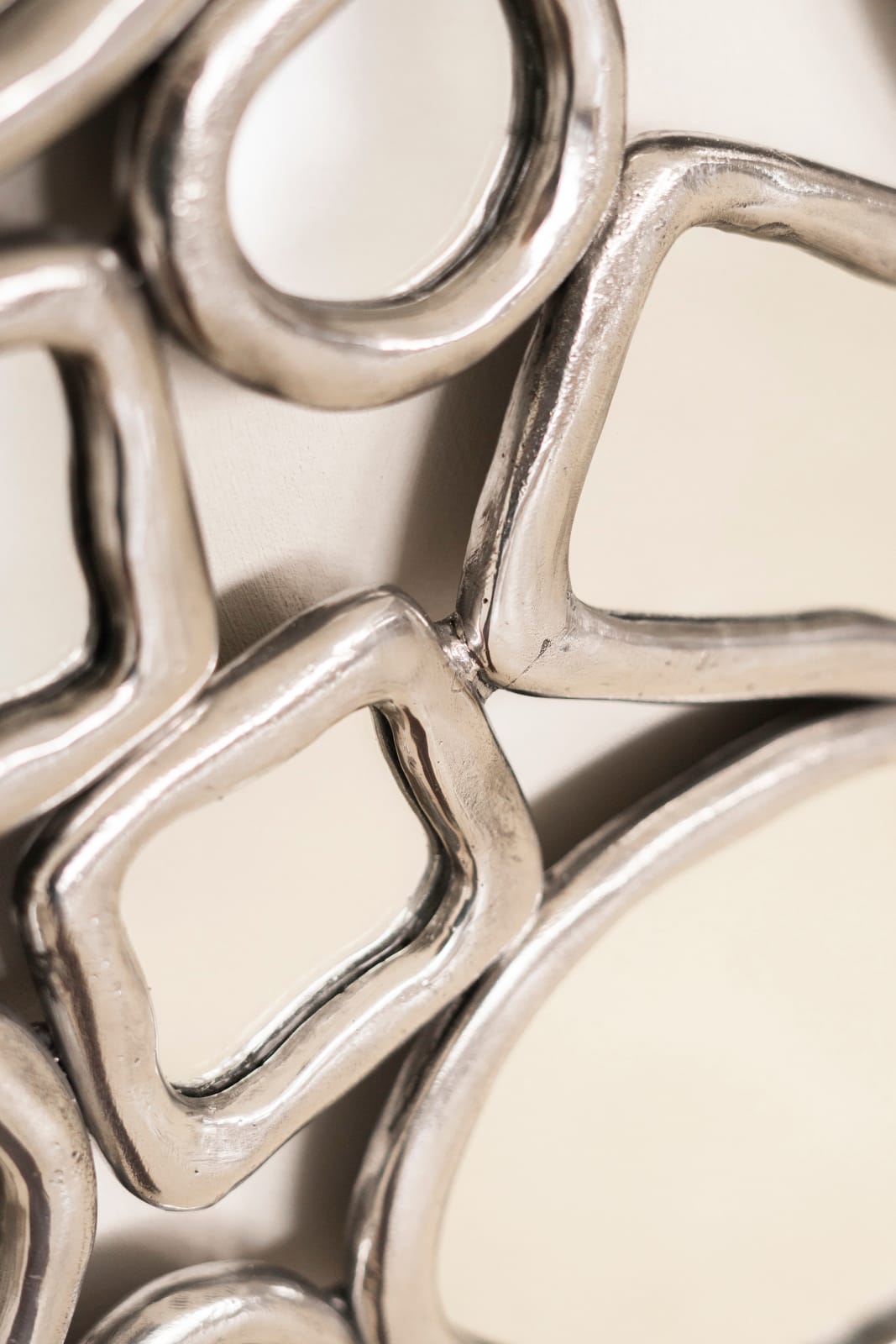 Lucas Recchia, Mirror, 2023