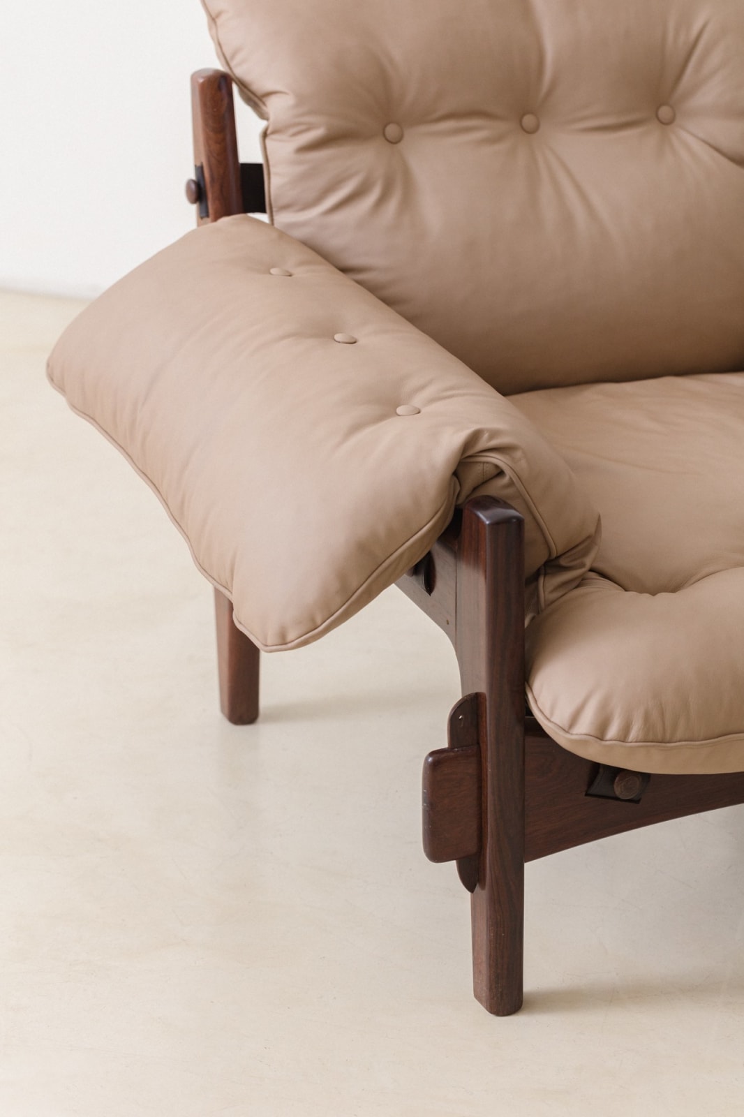 Sergio Rodrigues, Moleca Armchair and Ottoman (1 unit), 1963