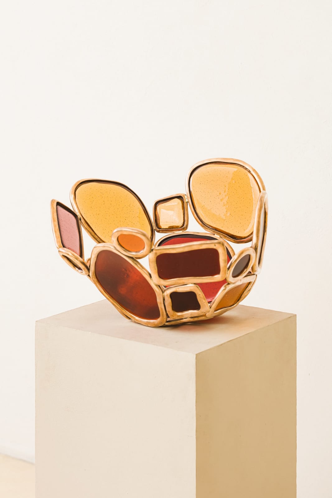 Lucas Recchia, Centerpiece Material Distortion, 2025