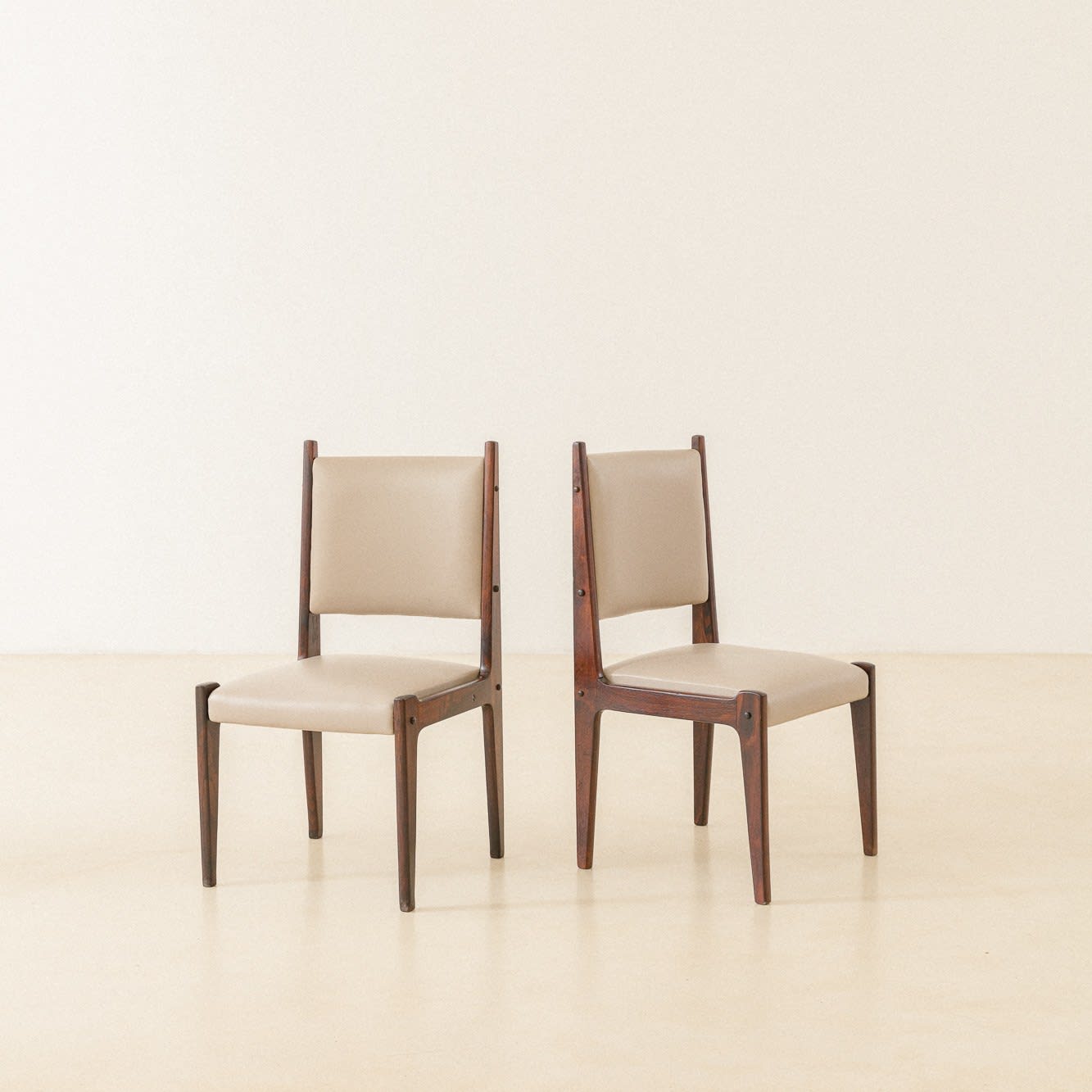 Sergio Rodrigues, Bloch Chairs (4 units), c. 1965