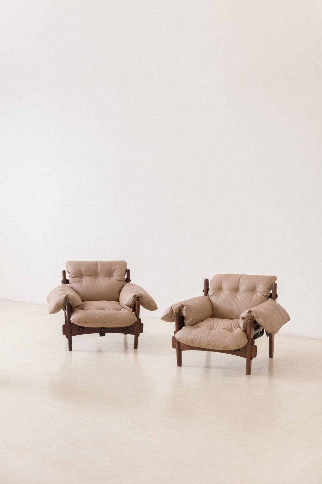 Sergio Rodrigues, Moleca Armchair (2 unit), 1963