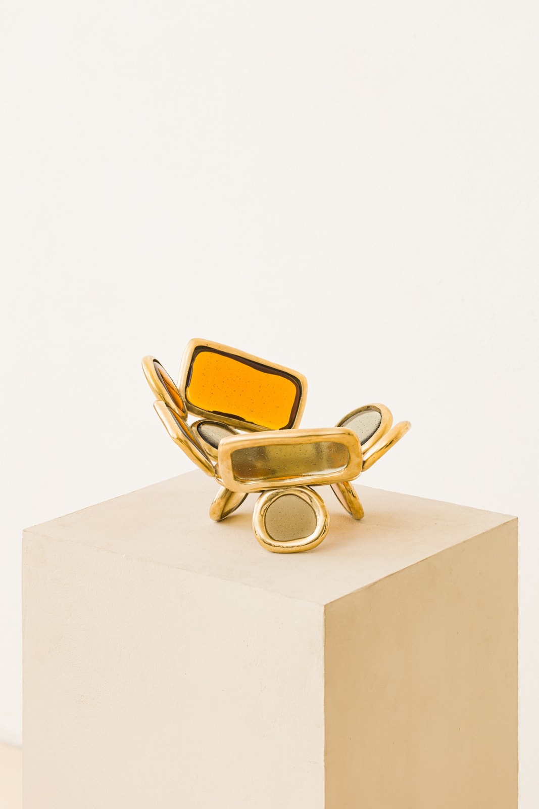 Lucas Recchia, Centerpiece Material Distortion, 2025