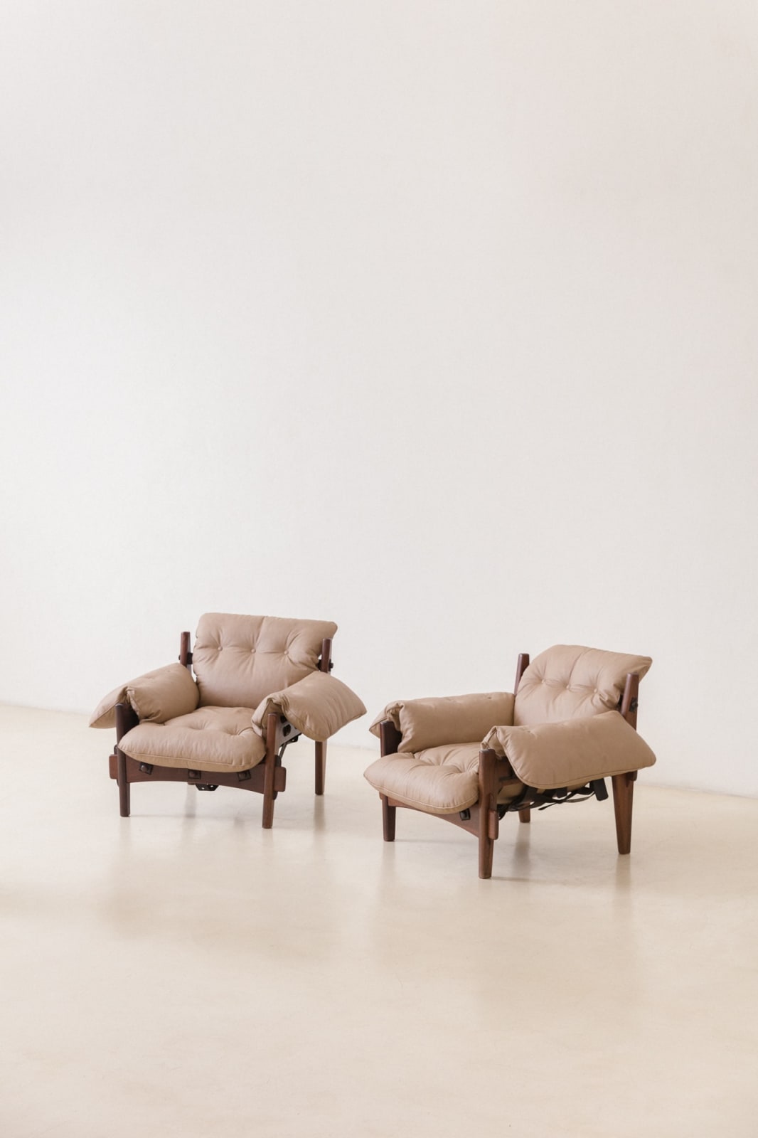 Sergio Rodrigues, Moleca Armchair (2 unit), 1963