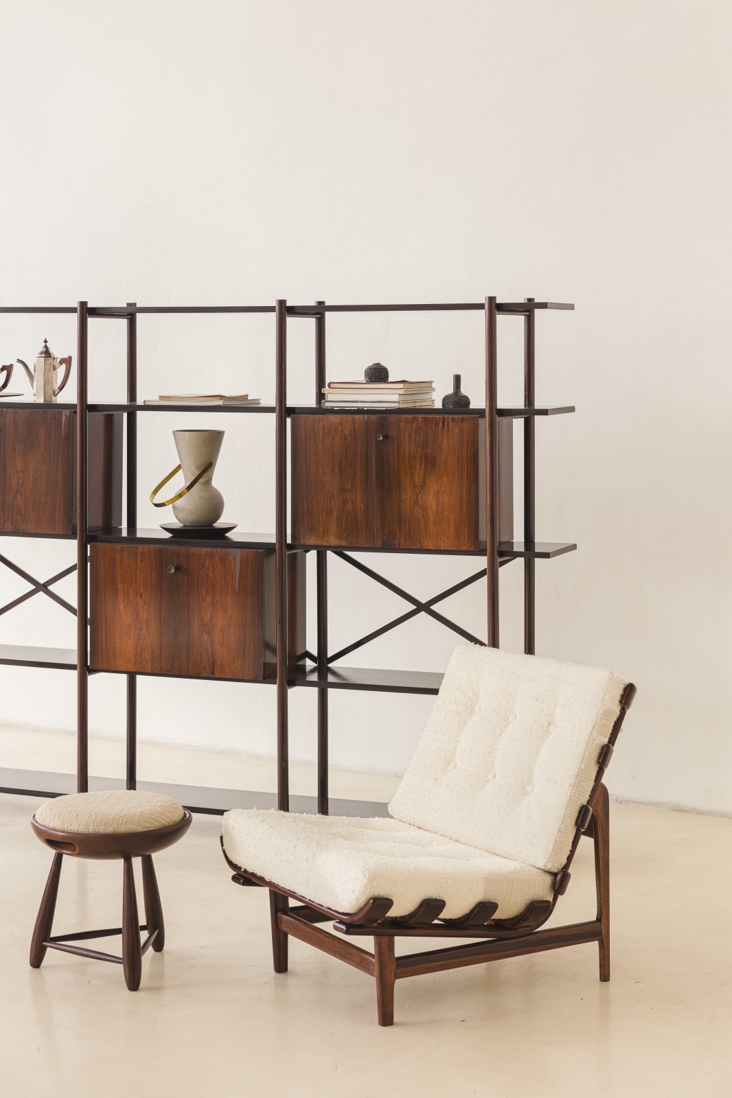 Móveis de Madeira Pailar, Slatted armchairs (1 unit), 1950s