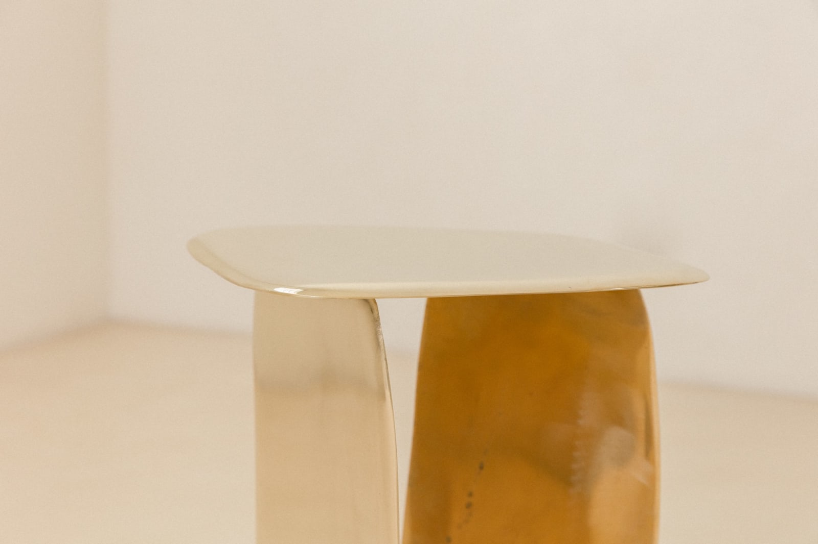 Lucas Recchia, Morfa nº 01 (Polished Bronze), 2019
