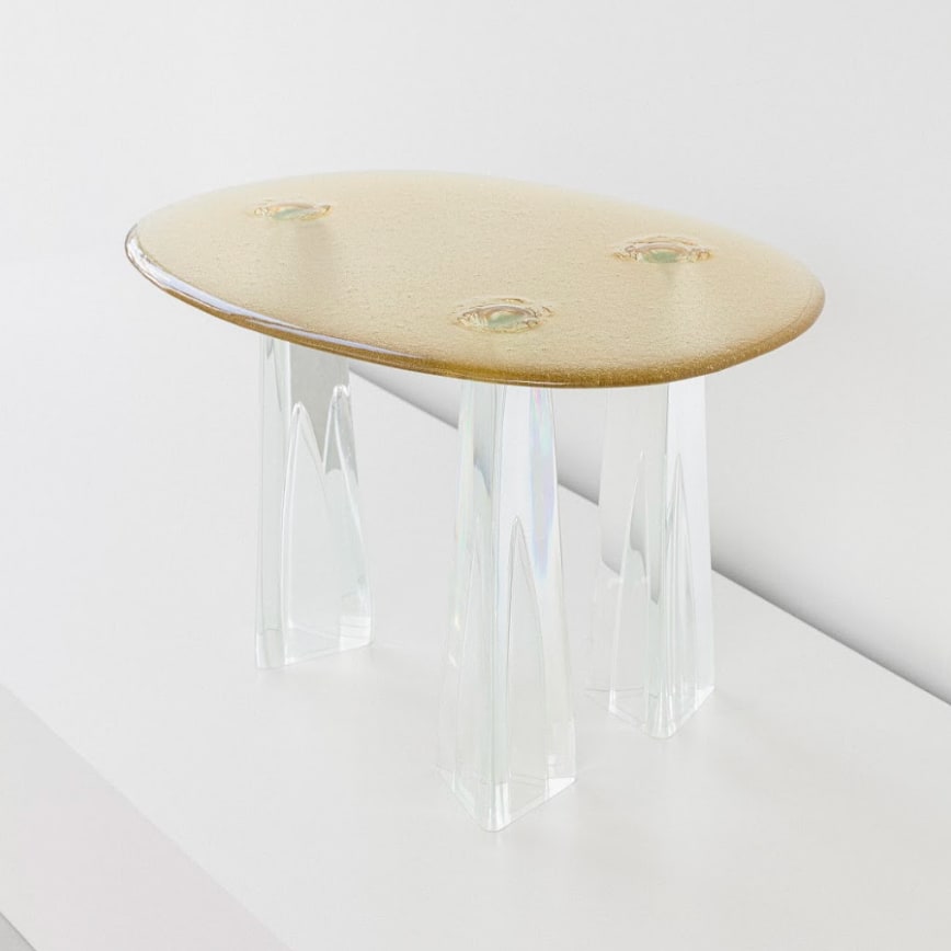 Lucas Recchia, Três pés Side Table, 2023