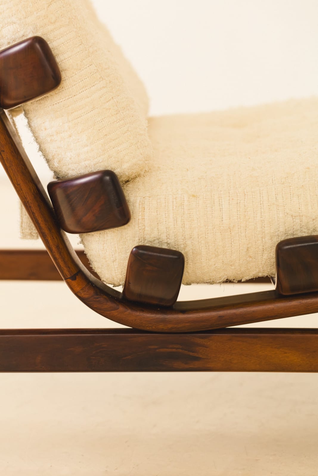 Móveis de Madeira Pailar, Slatted Lounge chairs with Ottomans (2 units), 1950s