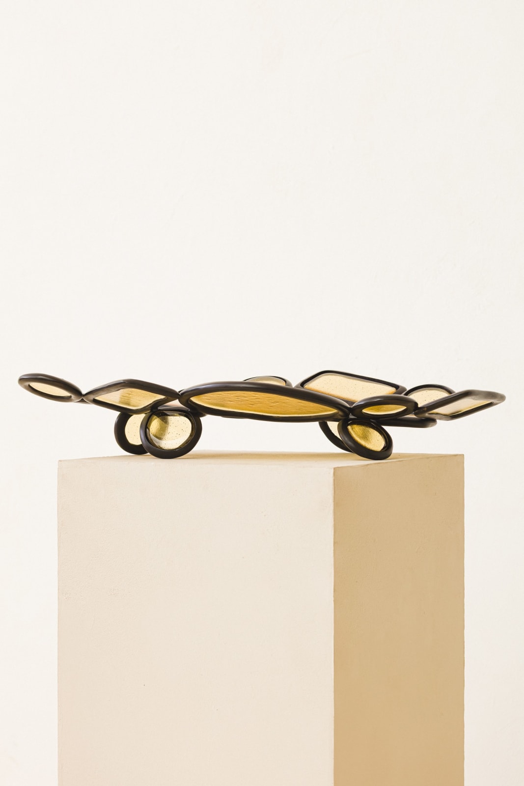 Lucas Recchia, Centerpiece Material Distortion, 2025
