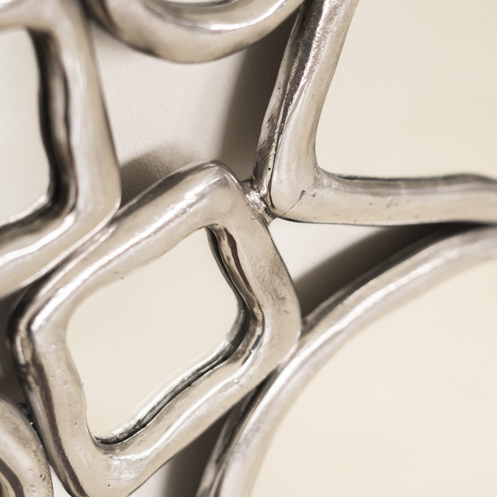 Lucas Recchia, Mirror, 2023