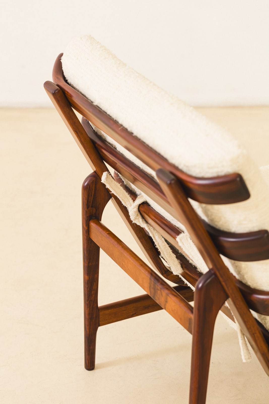Móveis de Madeira Pailar, Slatted Lounge chairs with Ottomans (2 units), 1950s