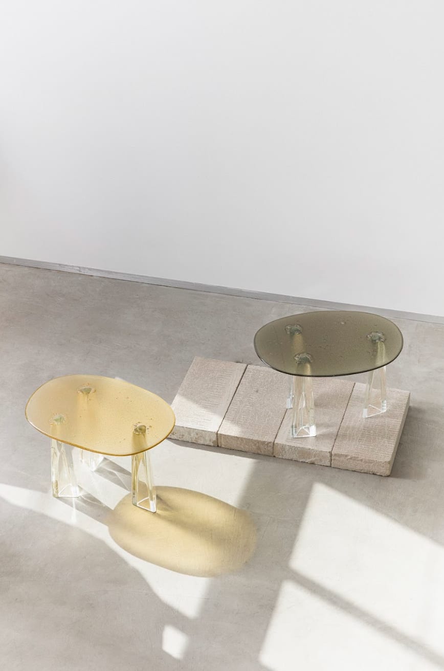 Lucas Recchia, Três pés Side Table, 2023