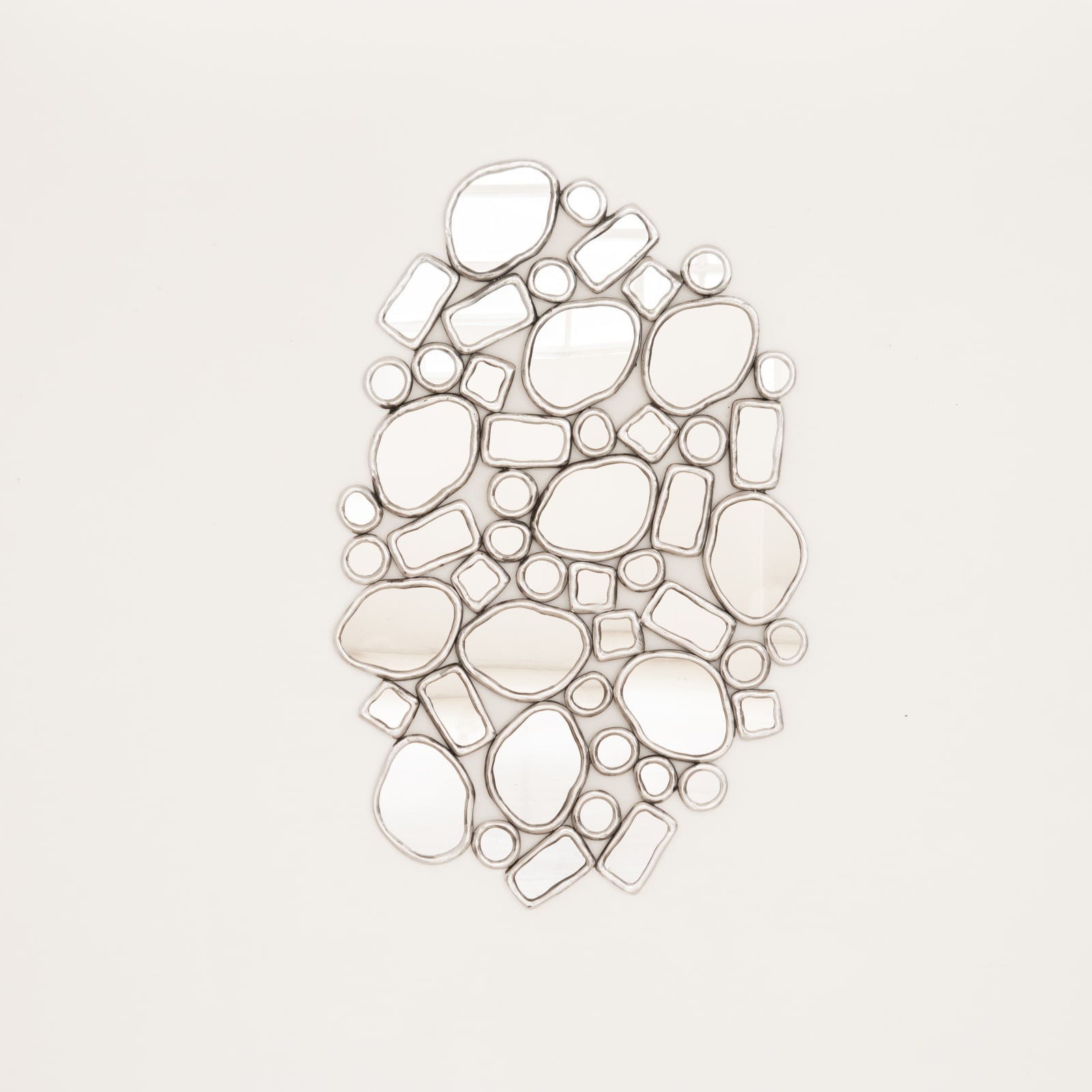 Lucas Recchia, Mirror, 2023