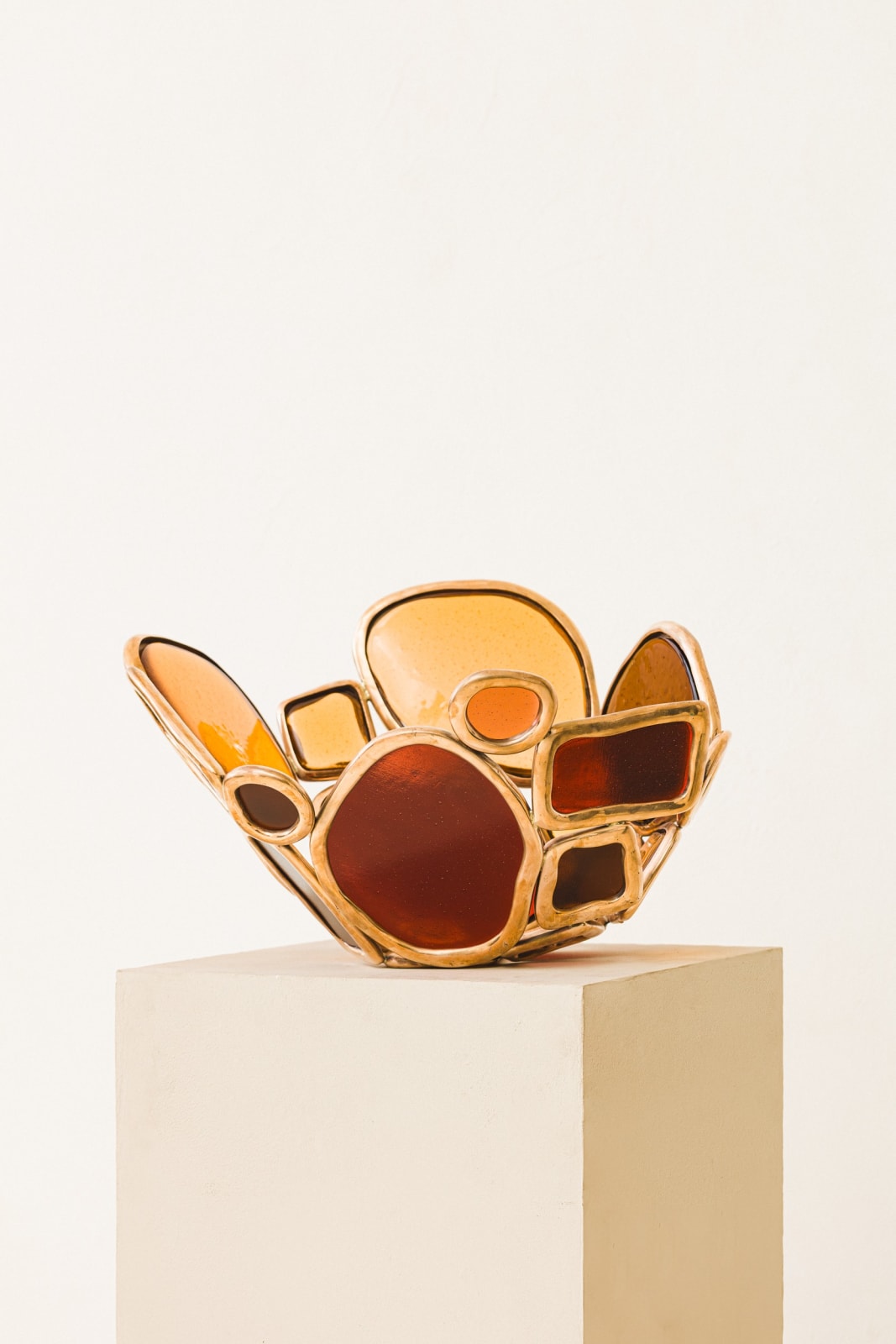 Lucas Recchia, Centerpiece Material Distortion, 2025