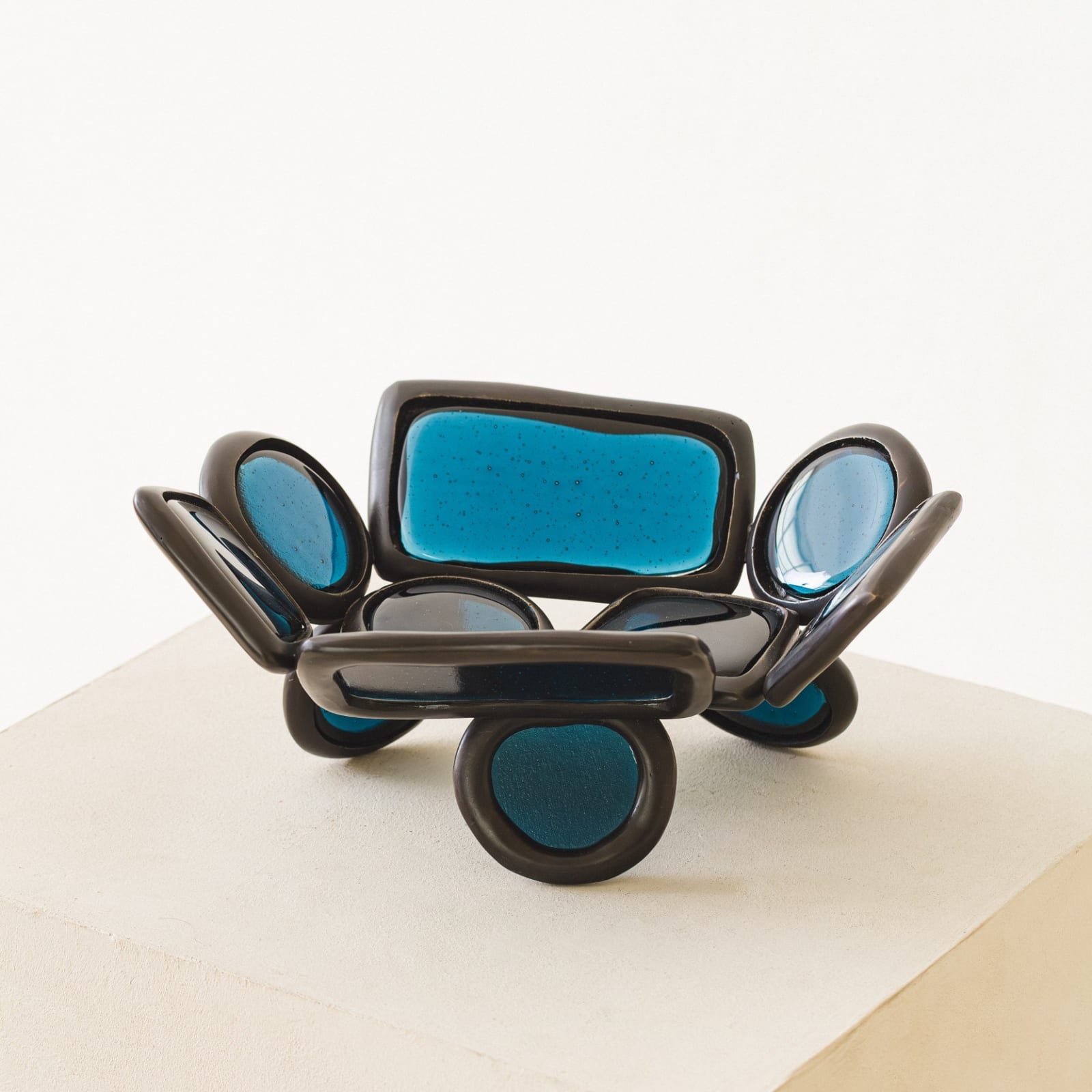 Lucas Recchia, Centerpiece Material Distortion, 2025