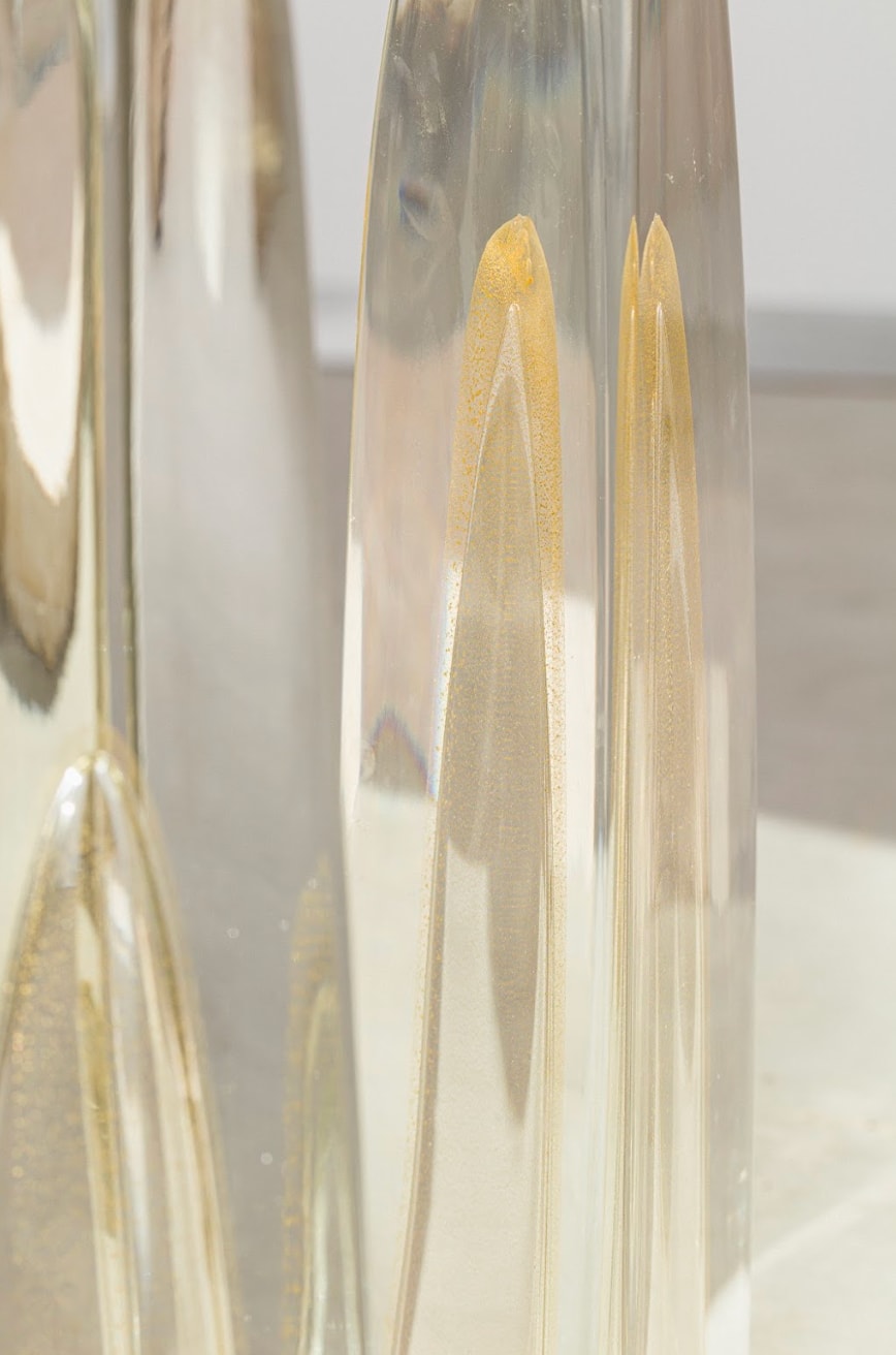 Lucas Recchia, Três pés Side Table, 2023