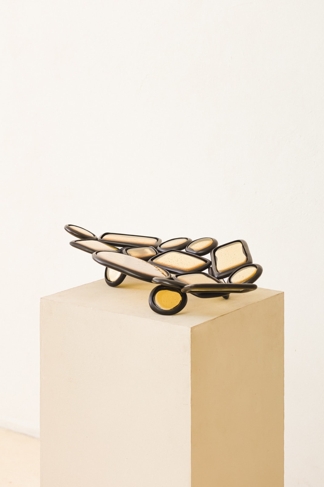 Lucas Recchia, Centerpiece Material Distortion, 2025