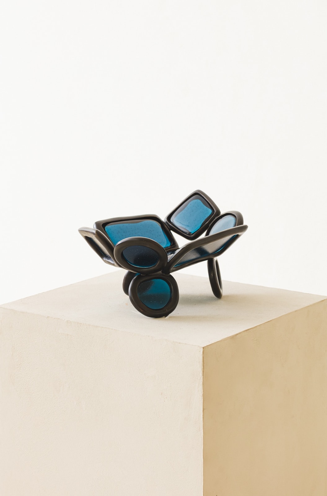 Lucas Recchia, Centerpiece Material Distortion, 2025