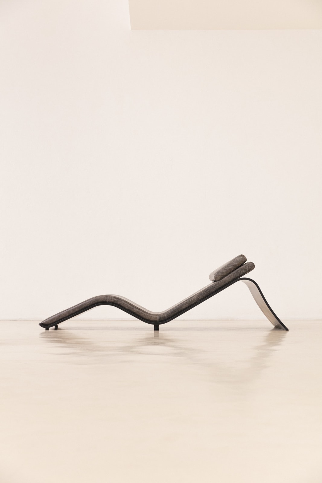 Oscar Niemeyer, Praiana Chaise Lounge (1 unit), 1978