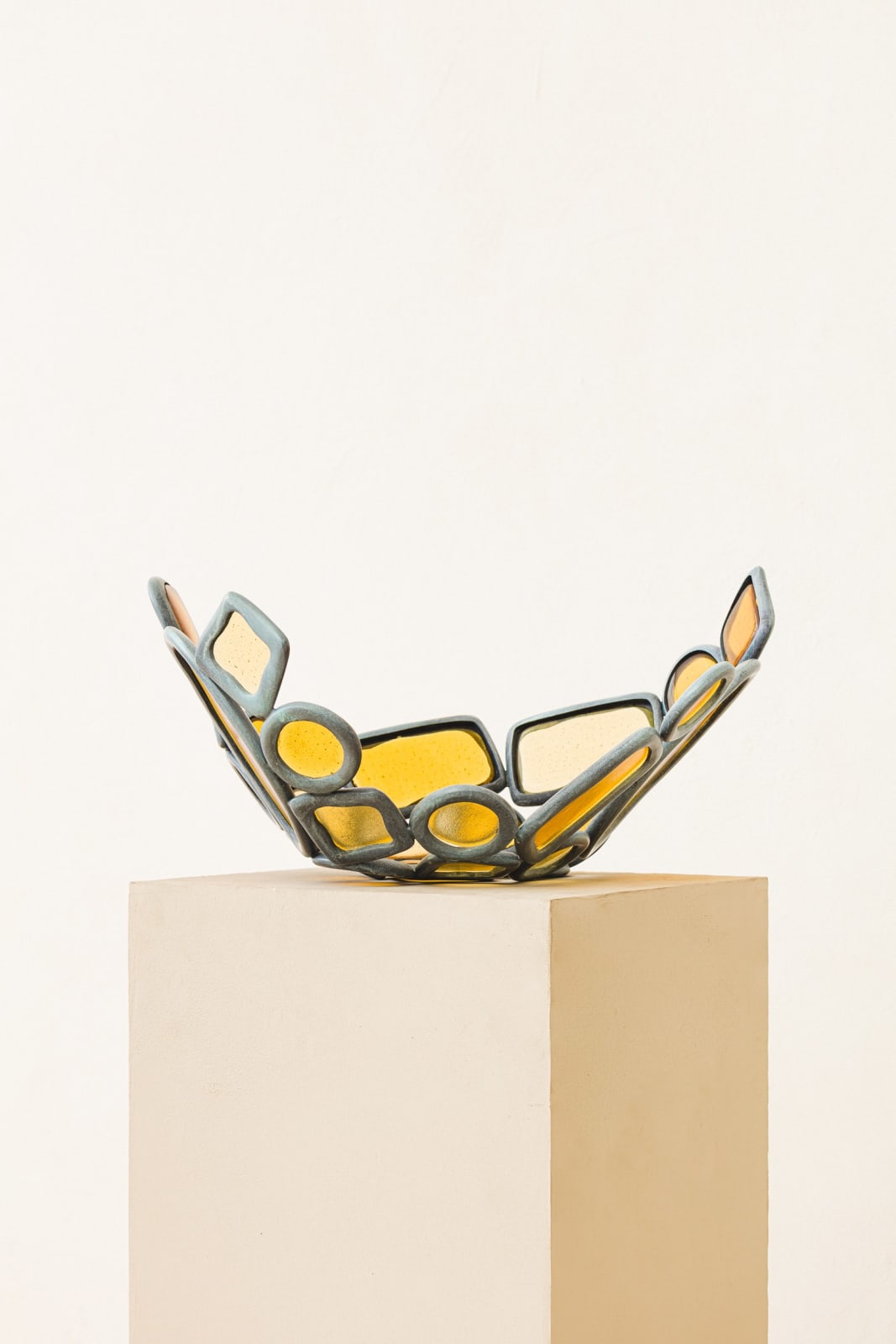 Lucas Recchia, Centerpiece Material Distortion, 2025