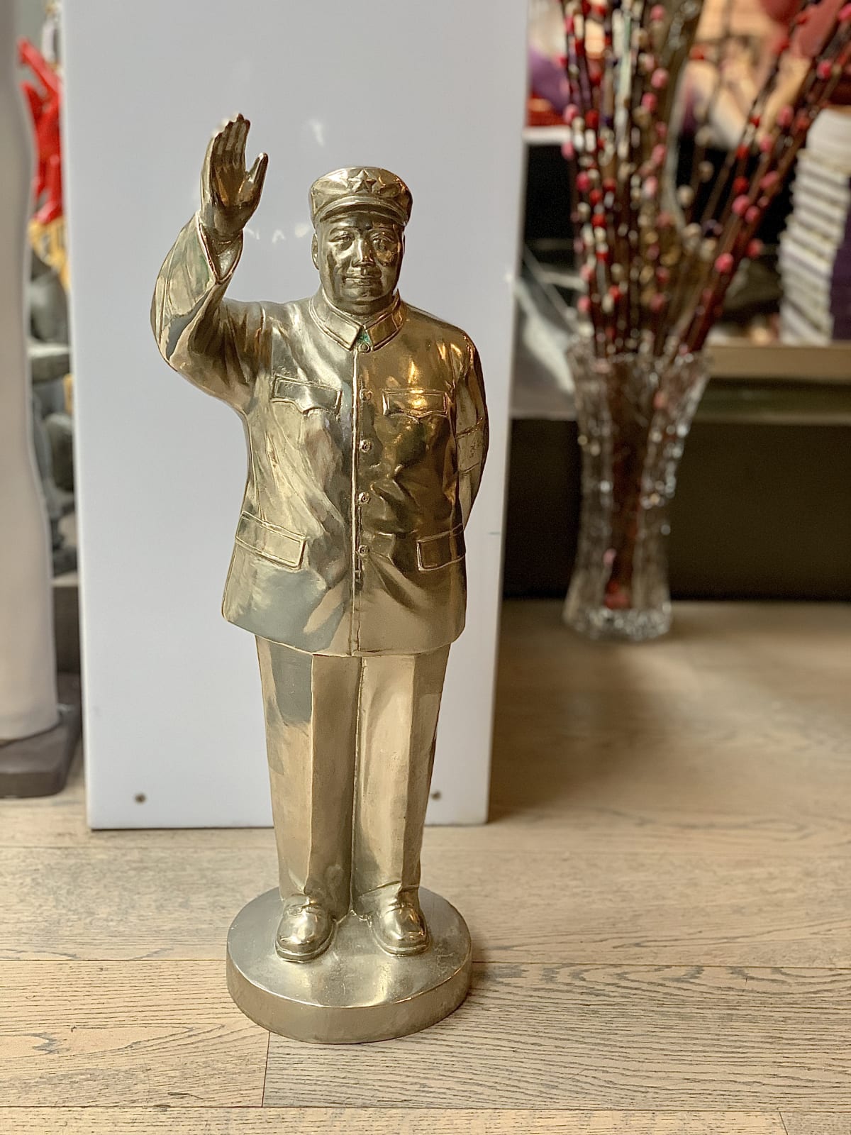 Huang Gang 黃鋼, Chairman Mao Waving 毛主席像-揮手, 2007