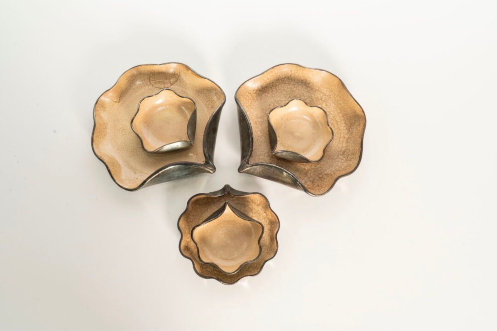Céramique Arte Forma, Ensemble de 6 plateaux en céramique émaillée , s/d