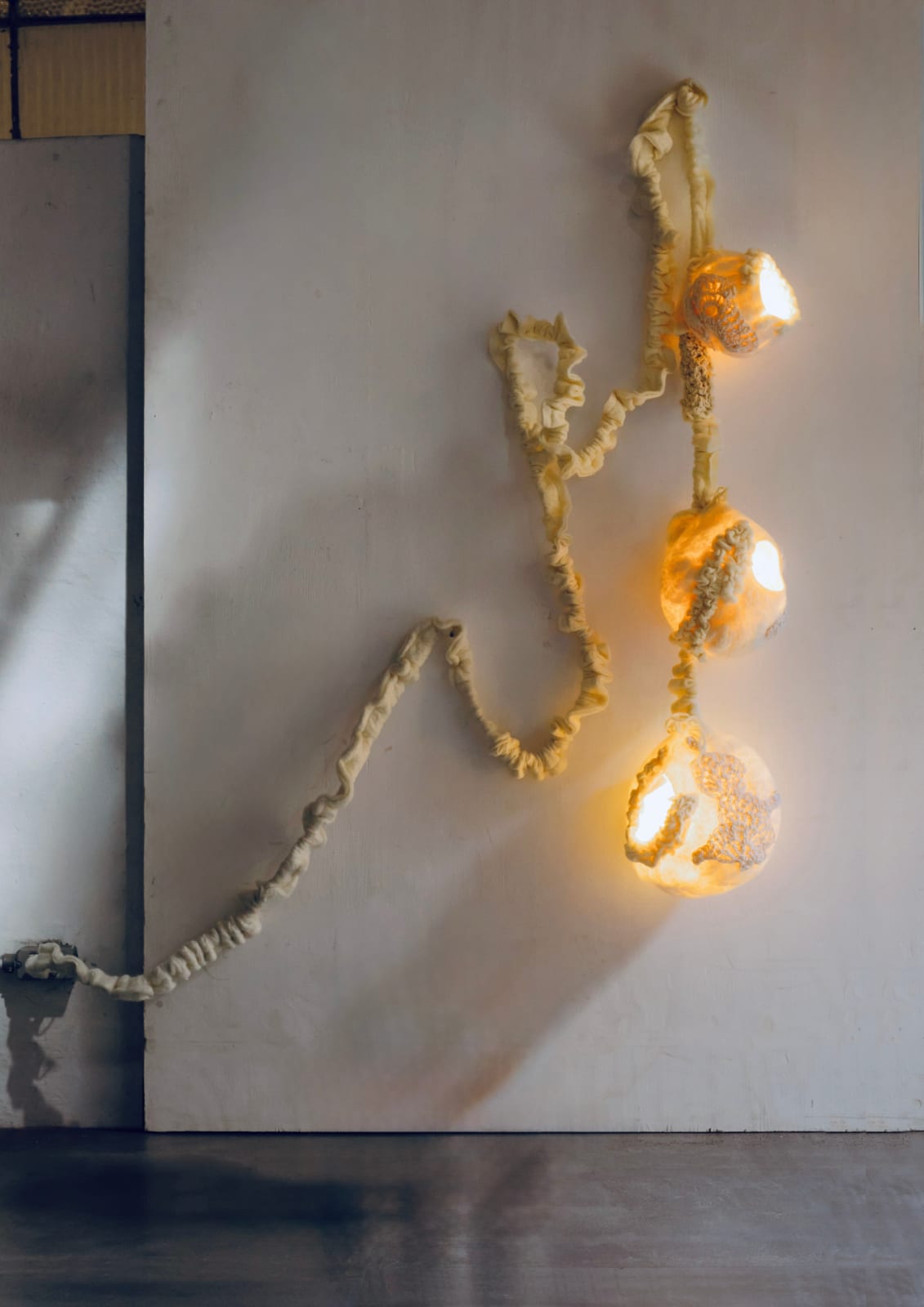 Tiago Braga - OIAMO, Suspension "Candeeiro Hornero", 2023