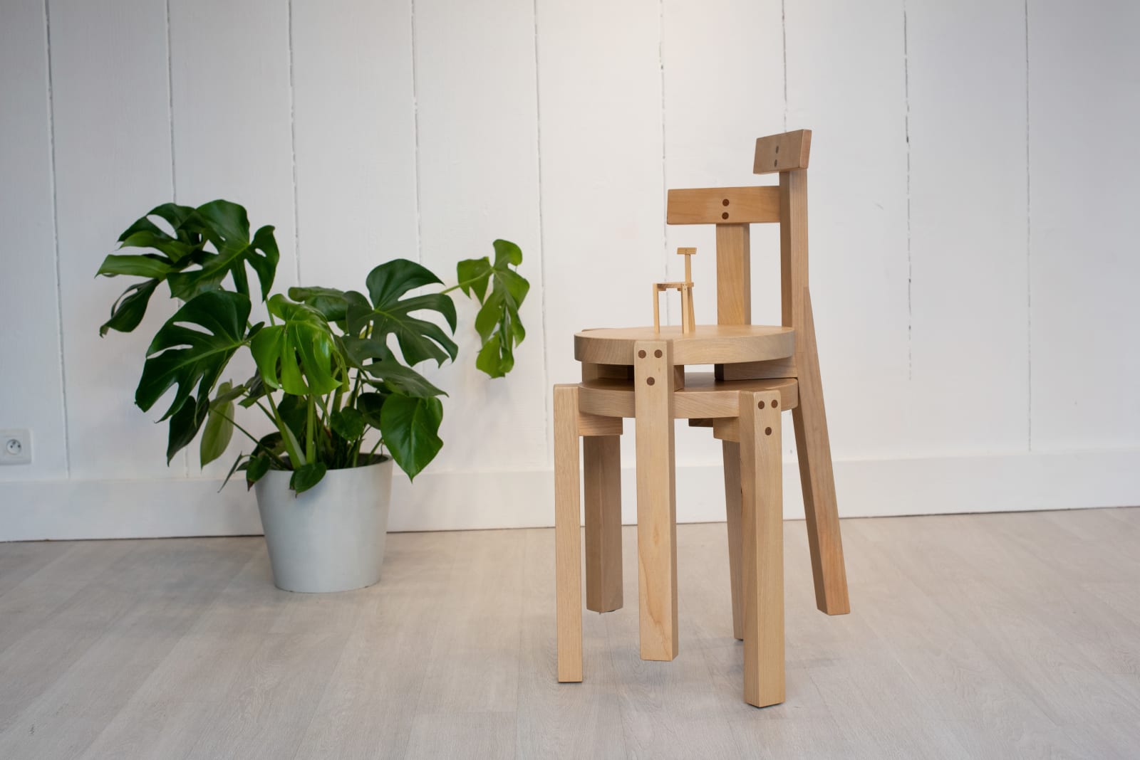 Lina Bo Bardi; Marcelo Ferraz; Marcelo Suzuki, Chaise "Girafa" - Dessin 1986 Edition 2022/ "Girafa" Chair - Drawing 1986 Edition 2022, 1986