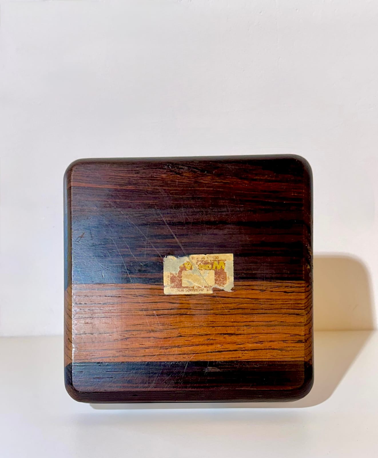 Jean Gillon, Suite de 4 plateaux carrés / Suite of 4 square trays, c. 1960