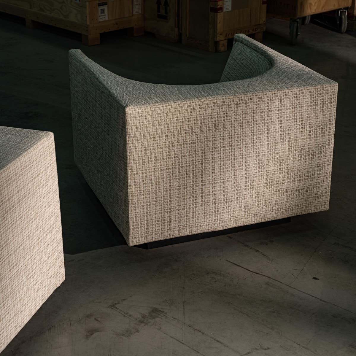Jorge Zalszupin, Paire de fauteuils "Cubo"/ Pair of armchairs "Cubo", c. 1960