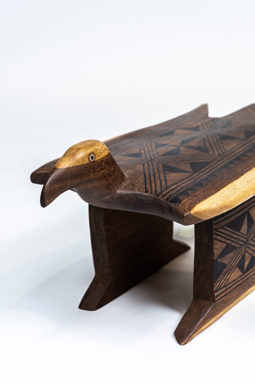 Turuza Wauja, Banc/Sculpture "gaviao" -Oiseau, 2020