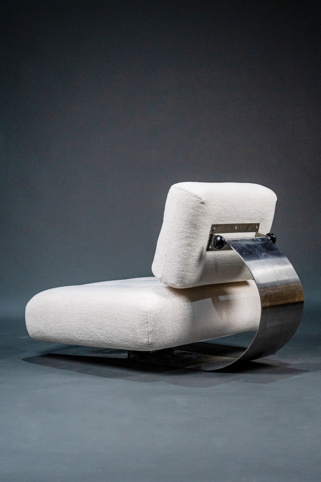 Oscar Niemeyer, Chauffeuse basse dit "Alta bas", édition Mobilier International, c. 1971
