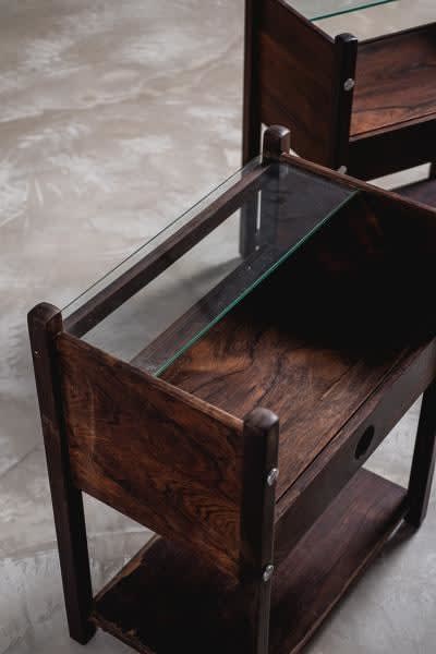 Sergio Rodrigues, Paire de Tables de chevets "Yara"/ Pair of bedside tables "Yara", c. 1960