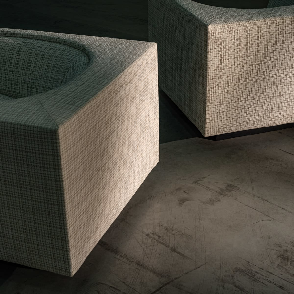 Jorge Zalszupin, Paire de fauteuils "Cubo"/ Pair of armchairs "Cubo", c. 1960