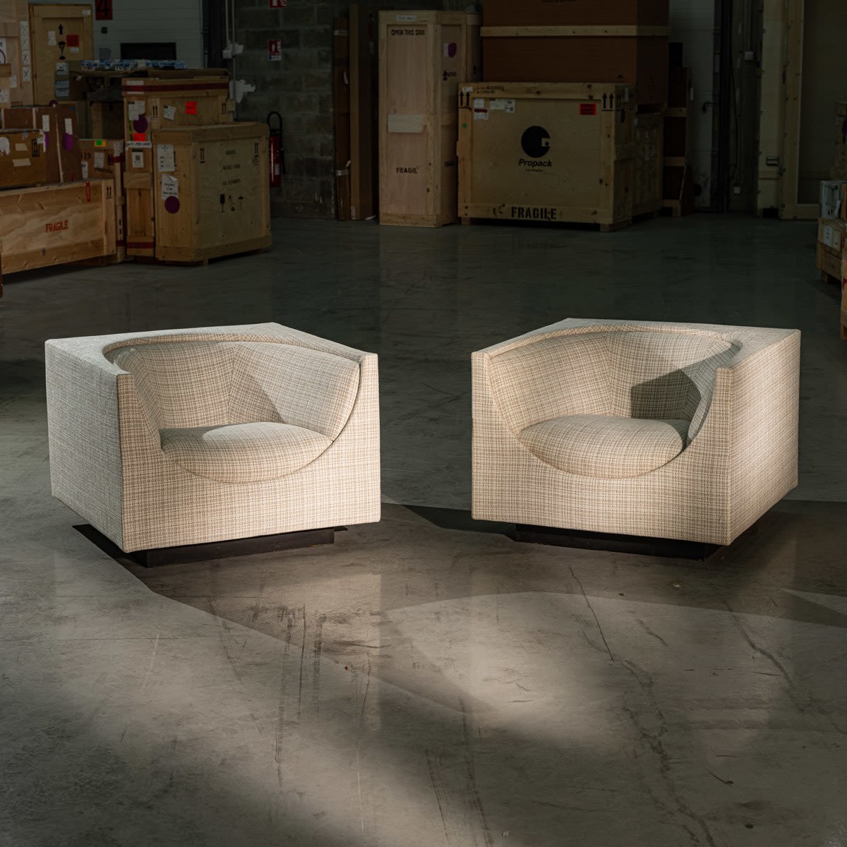Jorge Zalszupin, Paire de fauteuils "Cubo"/ Pair of armchairs "Cubo", c. 1960
