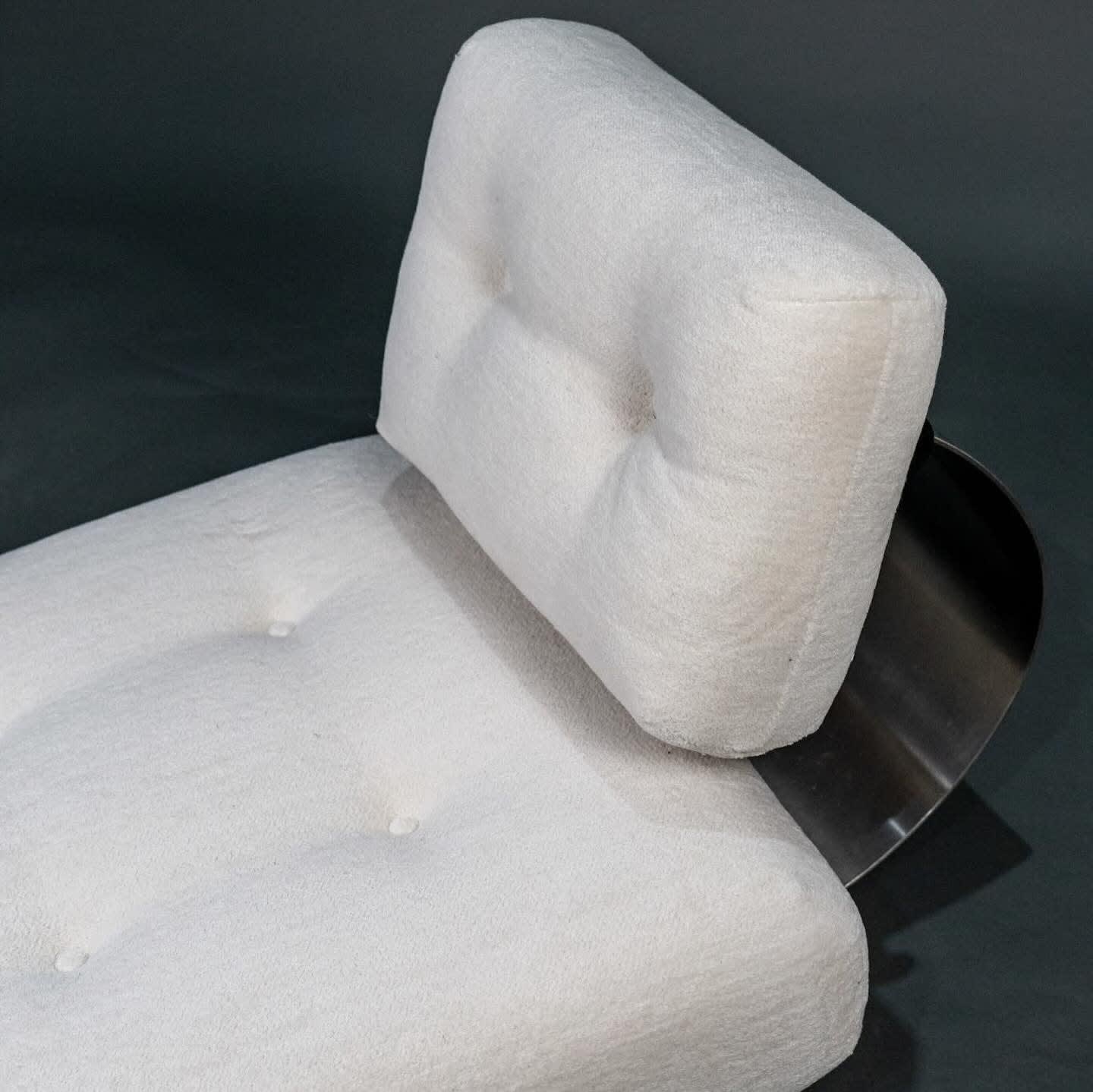 Oscar Niemeyer, Chauffeuse basse dit "Alta bas", édition Mobilier International, c. 1971