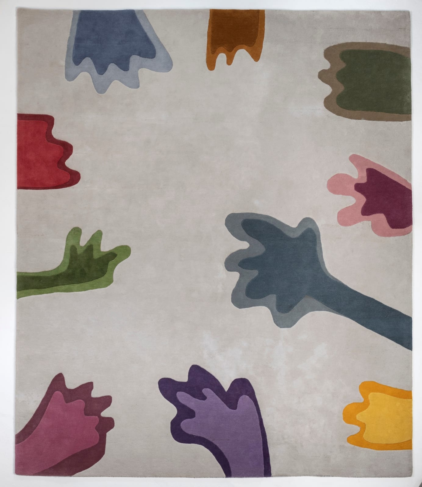 Juliana Vasconcellos, Tapis/ Hands Hug, 2022