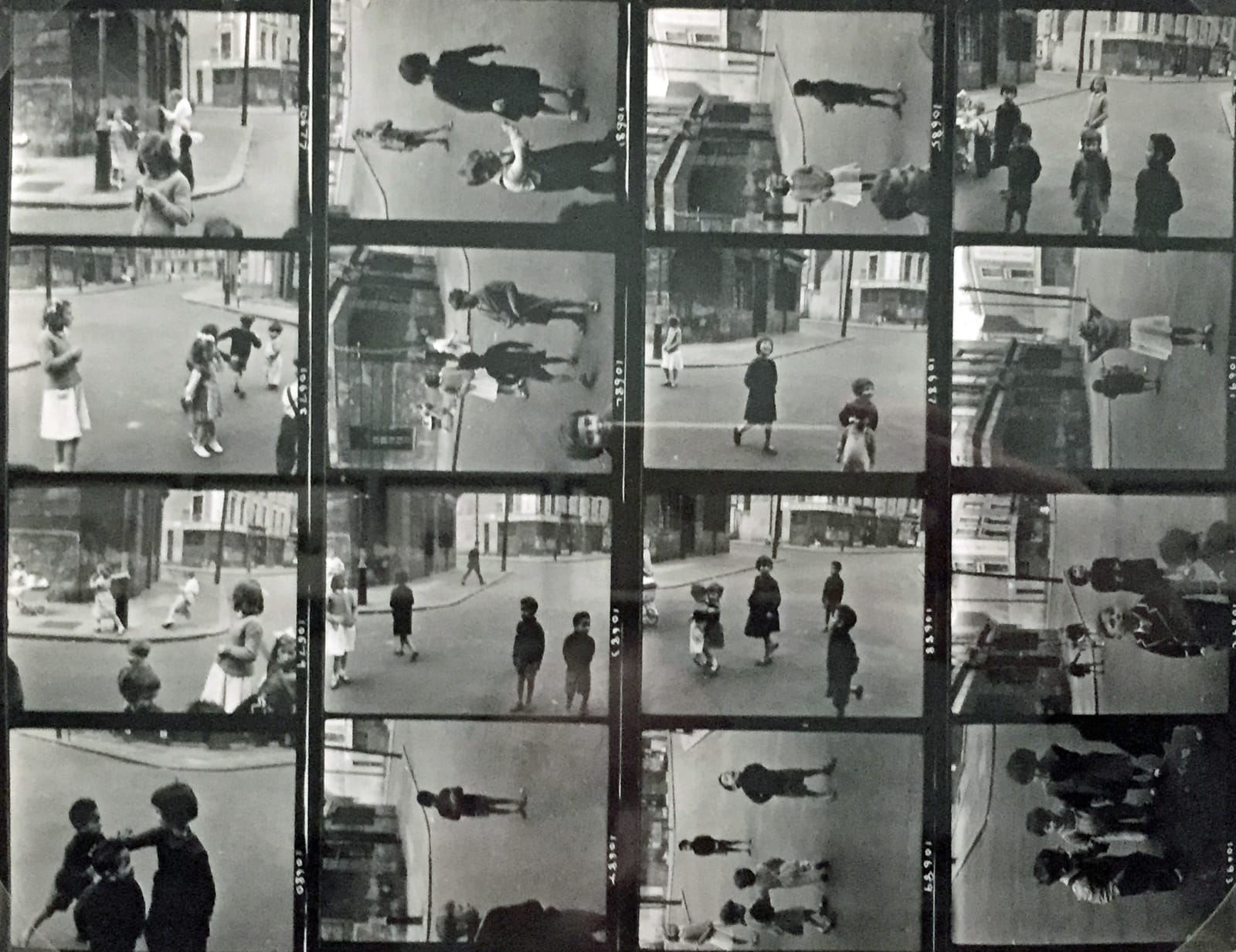 Roger Mayne, Southam Street (Twin boys and others in the street), 1957