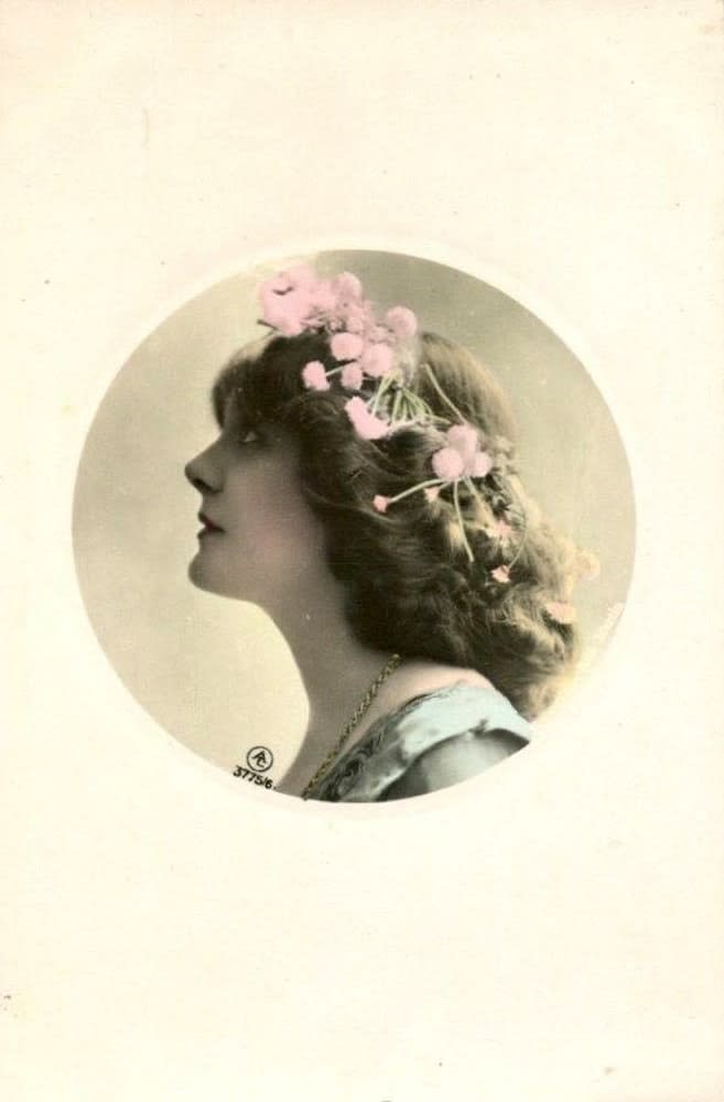 Rita Martin, Oval Portrait 04, 1910