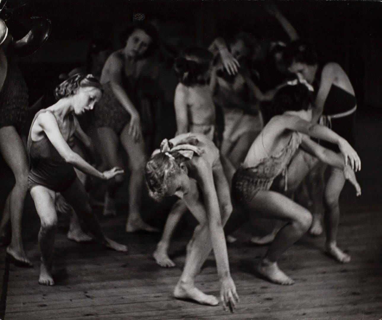 Edith Tudor Hart, Girls moving 'softly', 1950