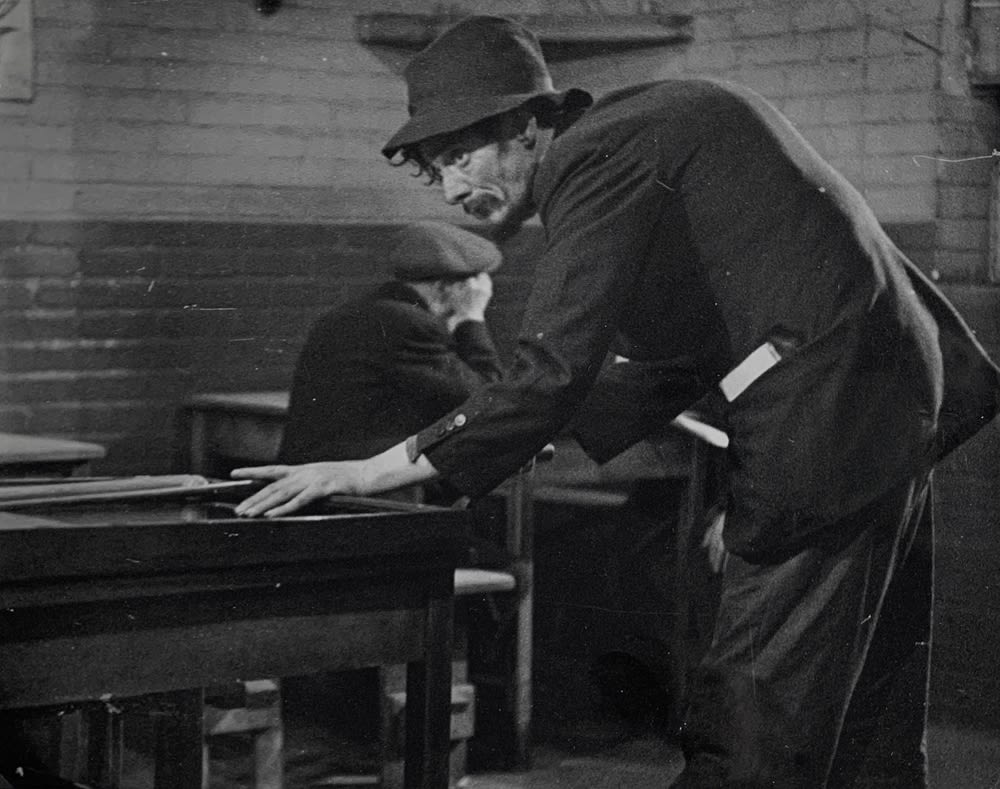 Kurt Hutton, George, 1938