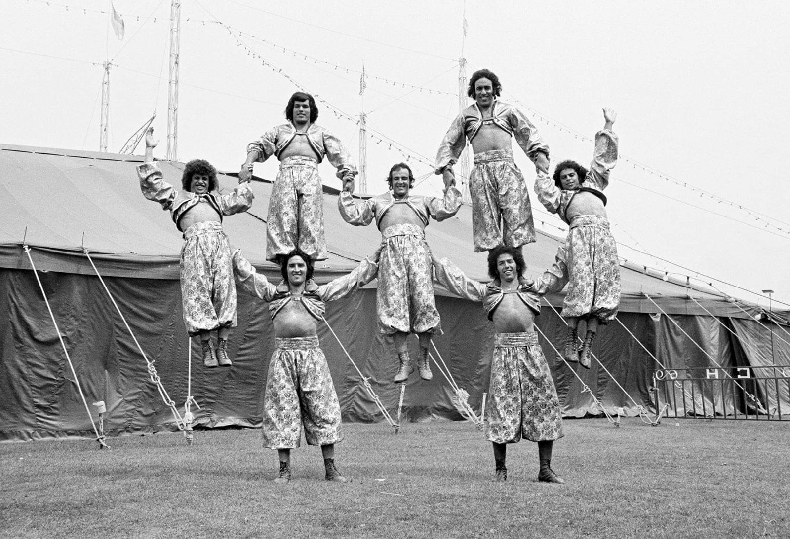 Daniel Meadows, Tanger Troupe, Circus Hoffman, Plymouth, Devon. August 1974, 1974