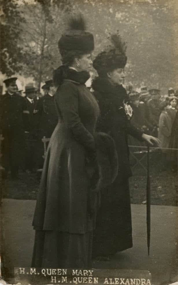 Christina Broom, H. M Queen Mary and H. M. Queen Alexandra, 1916